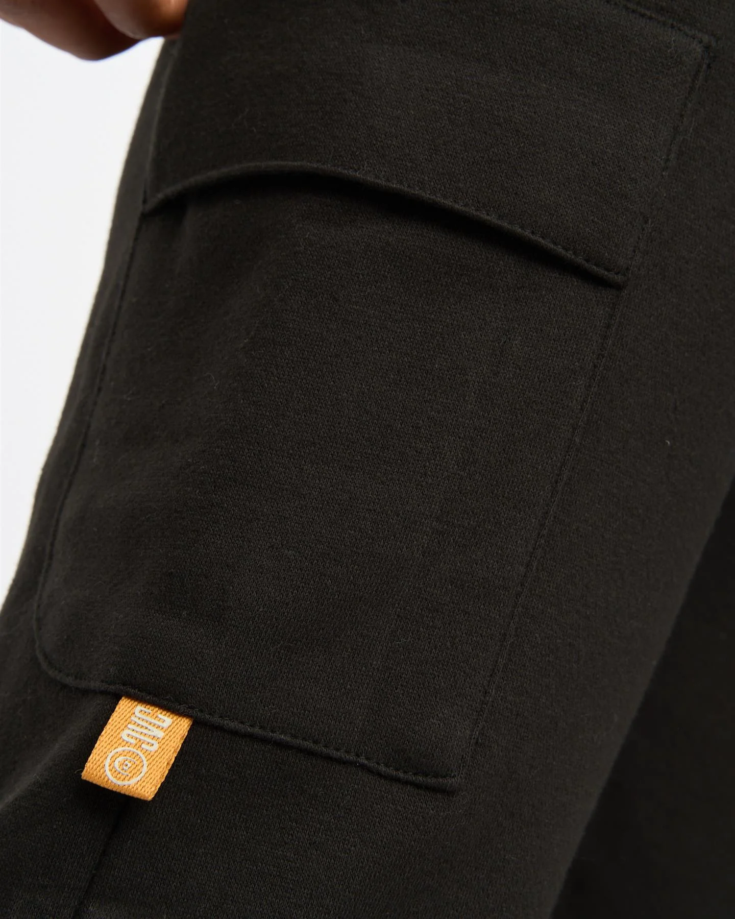 Adamsberg Joggers Black - Image 6