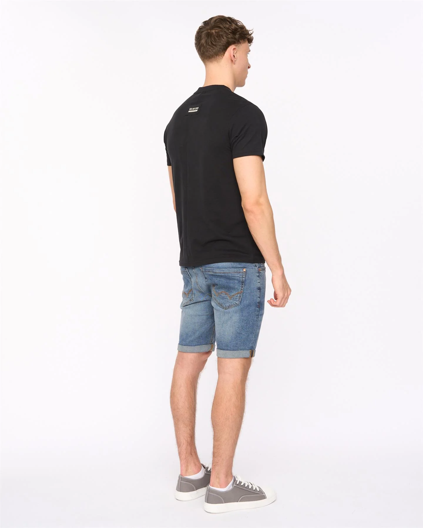 Lynnfold T-Shirt Black - Image 4