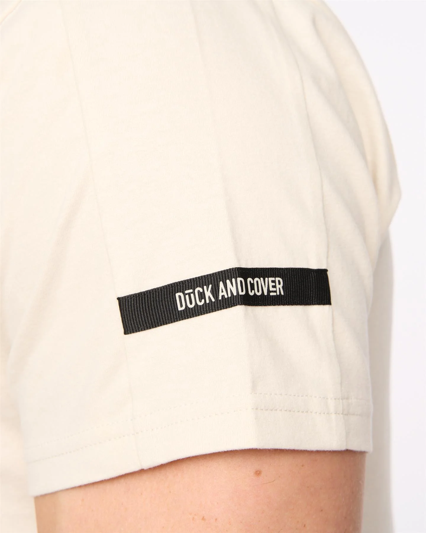 Lynnfold T-Shirt Light Stone - Image 7