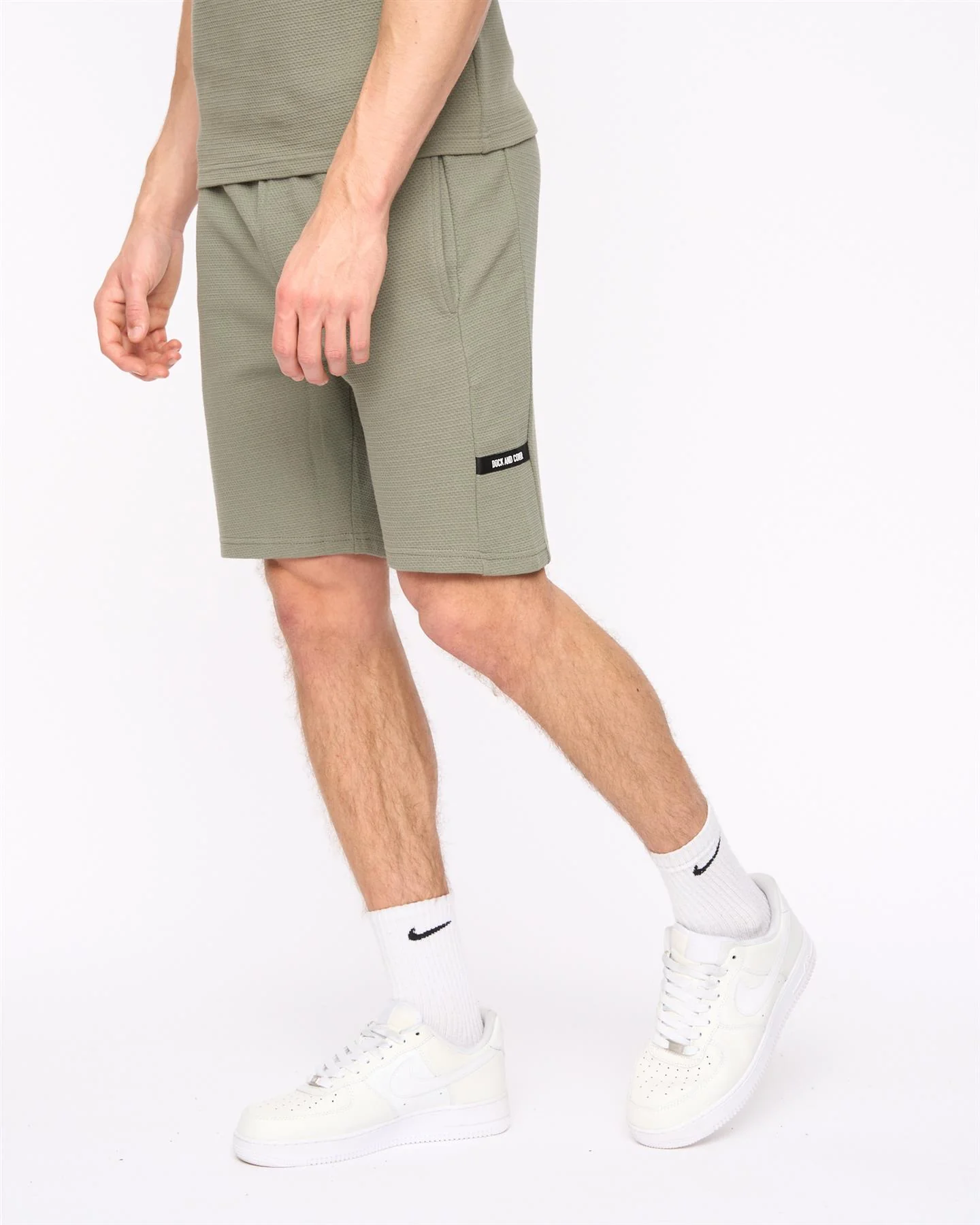 Topfield Shorts Olive - Image 2
